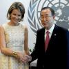 La reine Mathilde de Belgique avec Ban Ki-moon, en visite à l'ONU à New York le 19 septembre 2013