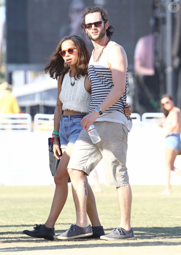 Penn Badgley et Zoë Kravitz lors du festival de Coachella à Indio, le 22 avril 2012.