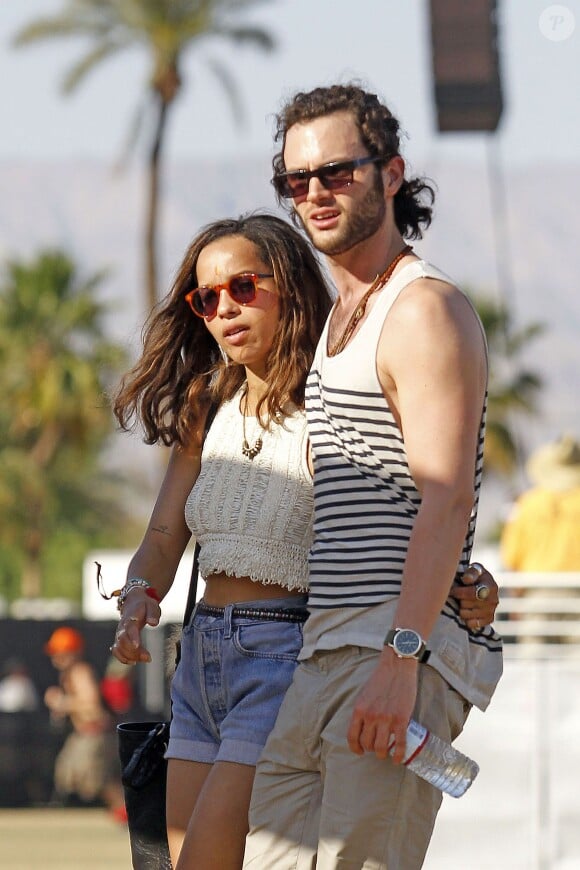 Penn Badgley et Zoë Kravitz au Festival de musique de Coachella à Indio, le 22 avril 2012.