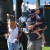 Christina Aguilera, son fils Max et son ex-mari Jordan Bratman, en sortie à Los Angeles, le 11 août 2013.
