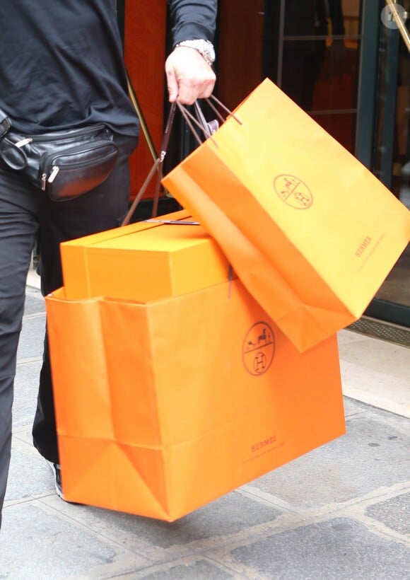 De passage à Paris, Kim Kardashian est allée faire du shopping chez Hermès. Le 30 septembre 2013.