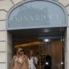 Kim Kardashian fait du shopping avenue Montaigne à Paris, le 30 septembre 2013.