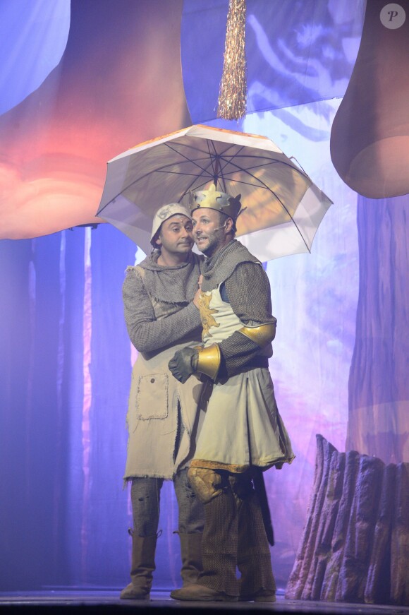 Exclusif - Andy Cocq et Pierre-Martin François-Laval lors de la deuxième représentation de la célèbre comédie musicale des Monthy Python "Spamalot" à Bobino à Paris le 28 septembre 2013