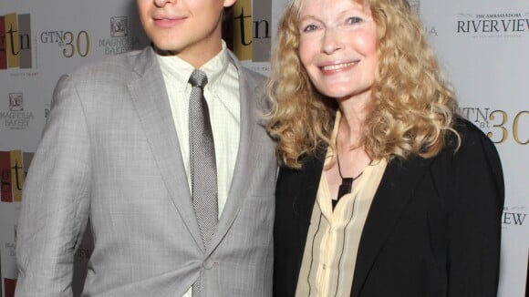 Mia Farrow admet que Ronan peut être le fils de Frank Sinatra, pas Woody Allen