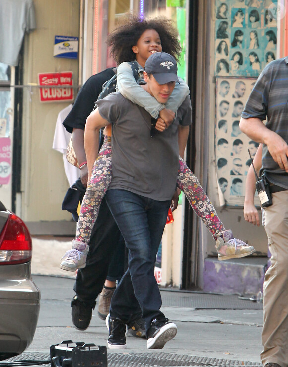 Quvenzhané Wallis tourne une scène musicale du film Annie à Harlem, New York, le 2 octobre 2013.