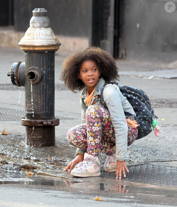 Quvenzhané Wallis tourne une scène musicale du film Annie à Harlem, New York, le 2 octobre 2013.