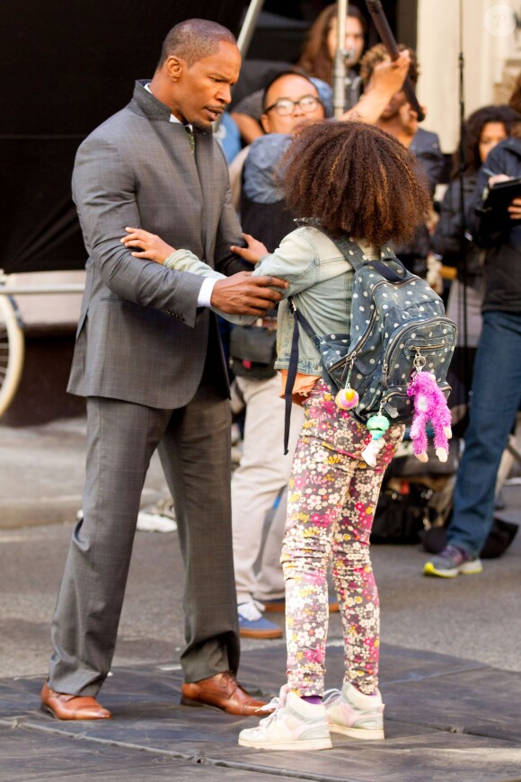 Quvenzhane Wallis et Jamie Foxx sur le tournage d'Annie à TriBeCa, New York le 25 septembre 2013.