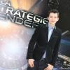Asa Butterfield pendant le photocall du film "La stratégie Ender" à l'hôtel Mandarin à Paris, le 2 octobre 2013.
