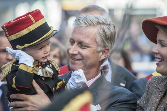 Le roi Philippe, qui suit l'exemple de son épouse et réchauffe ses rapports avec ses compatriotes, et la reine Mathilde de Belgique étaient en visite à Namur, sixième étape de leur tournée inaugurale Joyeuses entrées, le 2 octobre 2013.