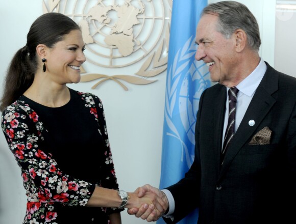 La princesse Victoria de Suède rencontre Jan Eliasson lors de sa visite au siège des Nations unies à New York le 4 octobre 2013.