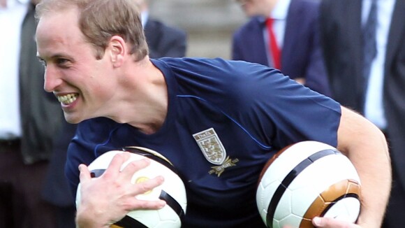 Prince William : Roi du foot pour un anniversaire, il s'éclate à Buckingham