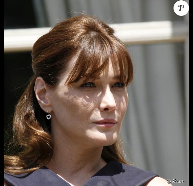 Carla Bruni Nicolas Ne M A Pas Offert La Meme Bague Que Cecilia