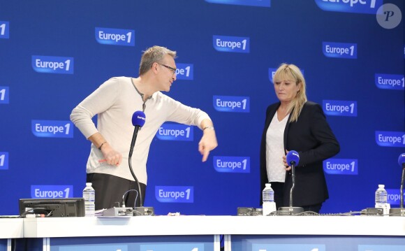 Exclusif - Laurent Ruquier, Christine Bravo - Lors de son émission d'Europe 1 "On va s'gêner" dans le magasin Carrefour de Montesson. Le 25 septembre 2009.