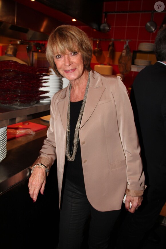 Alice Dona à la soirée de lancement du livre de cuisine de Sophie Davant et Christian Leclou intitulé "La cuisine de Sophie et Christian" au restaurant "Le Clou de Fourchette" à Paris, le 8 octobre 2013.