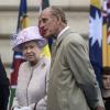 Le prince Philip, époux de la reine Elizabeth II, en visite dans une maison de retraite du Norfolk le 8 octobre 2013.