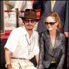 Johnny Depp, avec Vanessa Paradis, lors de la cérémonie de ses empreintes au Grauman Chinese Theater à Hollywood en 2005