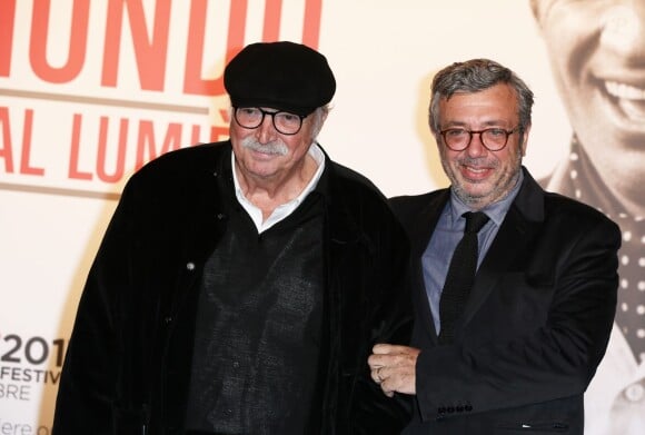 Jean Becker et son fils Louis lors de la soirée d'ouverture du Festival Lumière à Lyon et l'hommage à Jean-Paul Belmondo au sein de la Halle Tony Garnier, le 14 octobre 2013
