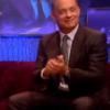 Tom Hanks admire Sandra Bullock faire la rappeuse sur le plateau du Jonathan Ross Show, au Royaume-Uni, octobre 2013.