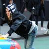 Cara Delevingne donne toute son energie lors d'un shooting photo pour DKNY à New York le 15/10/2013