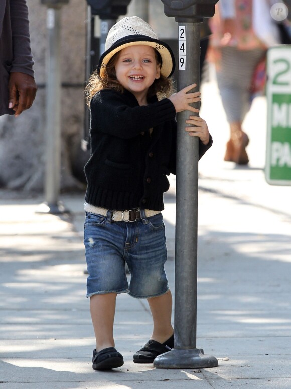 Skyler, le fils de Rachel Zoe, à Beverly Hills le 22 octobre 2013.