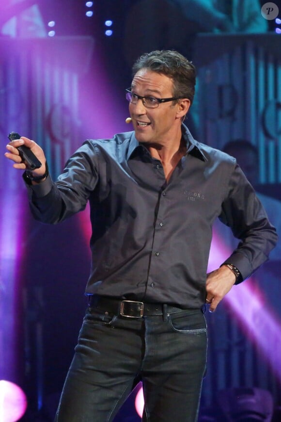 Julien Courbet sur le plateau des Années Bonheur qui sera diffusée le 02 novembre 2013.