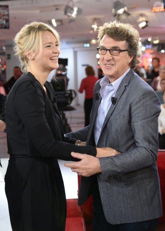 François Cluzet et Virginie Efira lors de l'enregistrement de l'émission "Vivement Dimanche" à Paris le 23 octobre 2013 (Diffusion sur France 2 le 27 octobre 2013)