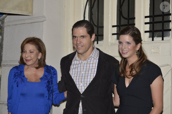 La princesse Margarita de Bourbon de sortie avec son époux le prince Louis et sa mère Carmen Leonor Santaella pour fêter son 30e anniversaire le 21 octobre 2013 dans un restaurant de Madrid.