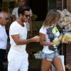 Lola Ponce et son compagnon Aaron Diaz à Naples le 8 juillet 2012. 