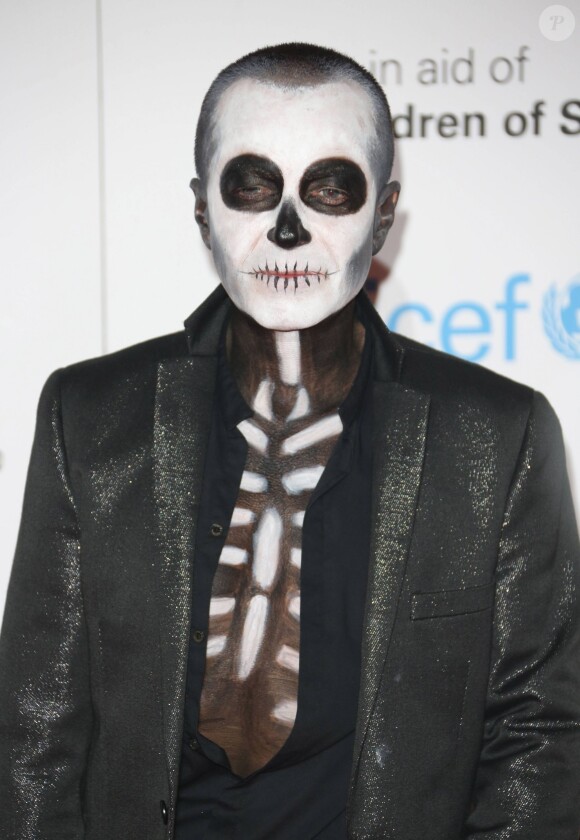 Julien MacDonald lors du Bal Halloween organisé au One à Londres au profit de l'UNICEF le 31 octobre 2013