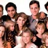 Les acteurs principaux de la série La fête à la maison en 1987.