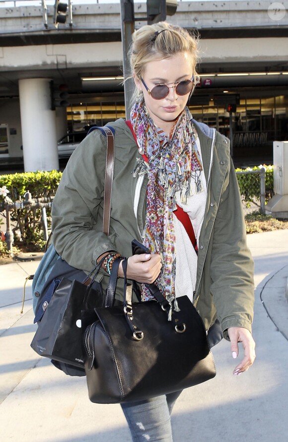 Ireland Baldwin à l'aéroport de LAX à Los Angeles, le 17 october 2013.