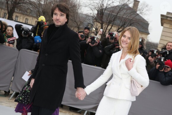 Antoine Arnault et Natalia Vodianova, amoureux, arrivent en mars 2013 au défilé de la maison Dior
