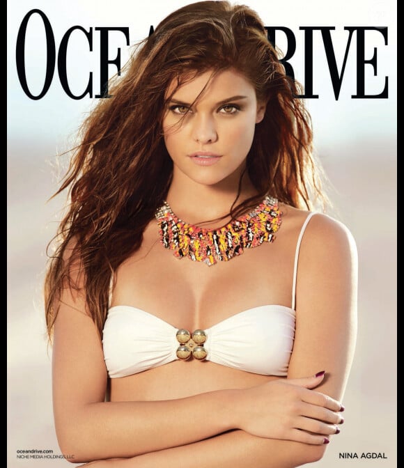 Nina Agdal en couverture du magazine Ocean Drive de novembre 2013. Photo par Gavin Bond.