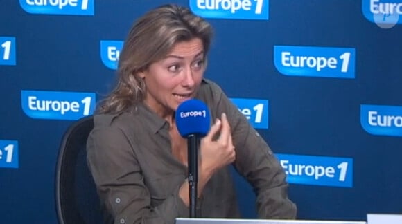 La présentatrice Anne-Sophie Lapix au micro du "Grand direct des médias", le 6 novembre 2013.