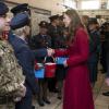 Le prince William et Kate Middleton ont créé la surprise en allant à la rencontre des bénévoles du "London Poppy Day" à Londres. Le 7 novembre 2013