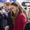 Le prince William et Kate Middleton, duchesse de Cambridge, rencontrent les bénévoles du "London Poppy Day" à Londres. Le 7 novembre 2013