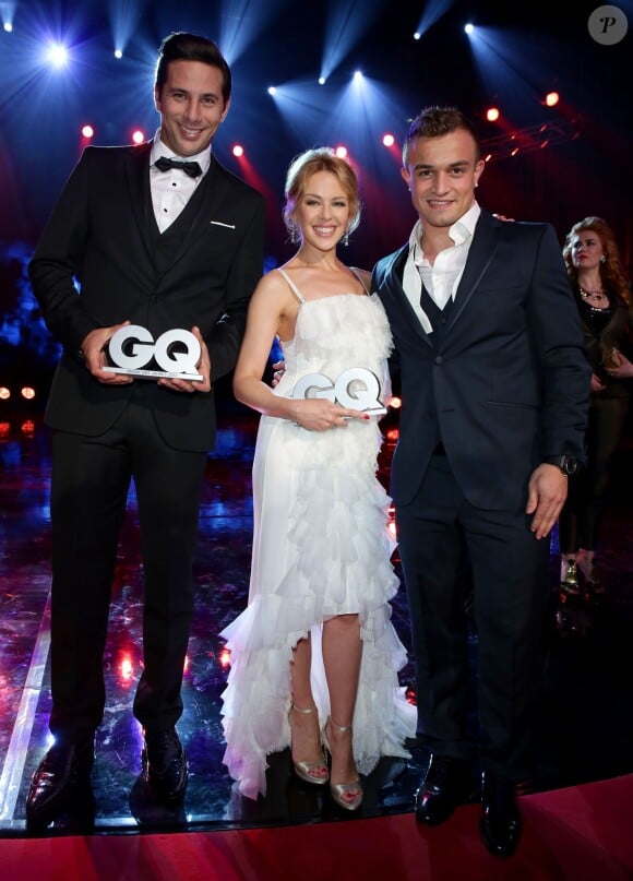 Claudio Pizarro, Kylie Minogue et Xherdan Shaqiri au gala "GQ Men of the Year Awards" à Berlin, le 7 novembre 2013.