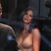 Exclusif - Stephanie Seymour achète des sous-vêtements sexy dans une boutique Agent Provocateur, en présence de son mari Peter Brant. Milan, le 22 octobre 2013.