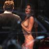 Exclusif - Stephanie Seymour, 45 ans, sublime en nuisette lors d'essayages dans une boutique Agent provocateur, en présence de son mari Peter Brant. Milan, le 22 octobre 2013.
