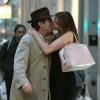 Exclusif - Peter Brant et sa femme top model Stephanie Seymour s'embrassent à leur sortie d'une boutique Agent Provocateur à Milan. Le 22 octobre 2013.