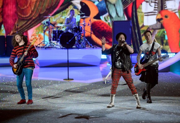 Le groupe Fall Out Boy lors du défilé Victoria's Secret 2013 à la 69th Regiment Armory. New York, le 13 novembre 2013.