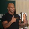 Mike Tyson dédicace son livre "Undisputed Truth" à New York le 13 novembre 2013.