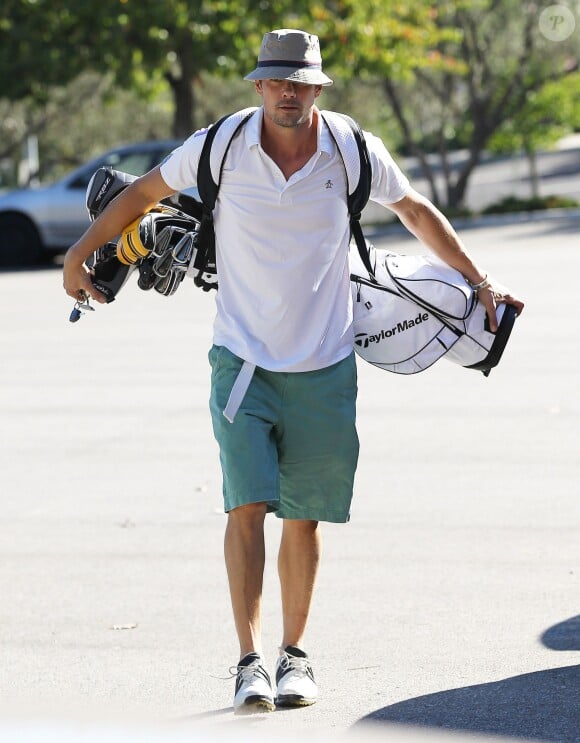 Josh Duhamel est allé jouer au golf pour son anniversaire. Brentwood, Los Angeles, le 14 novembre 2013.