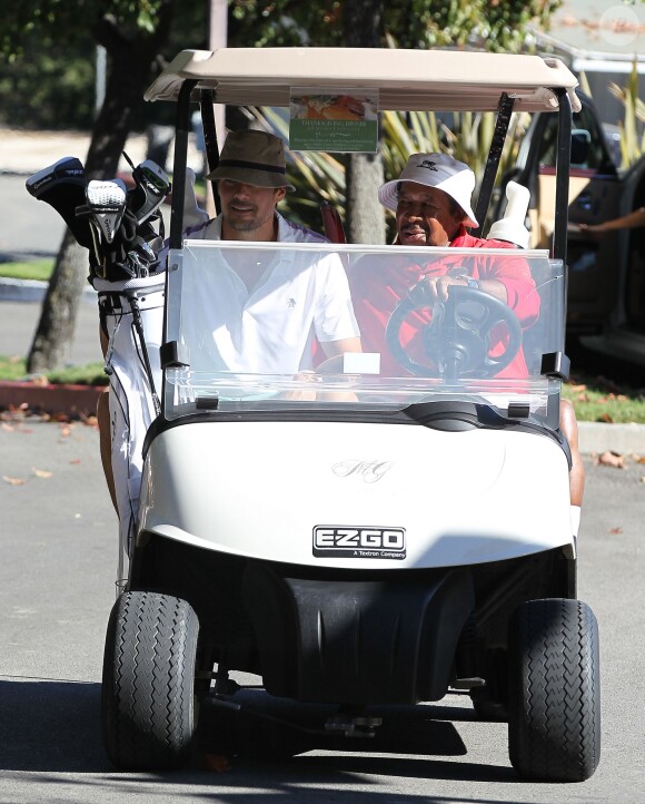 Josh Duhamel est allé jouer au golf pour son anniversaire. Brentwood, Los Angeles, le 14 novembre 2013.