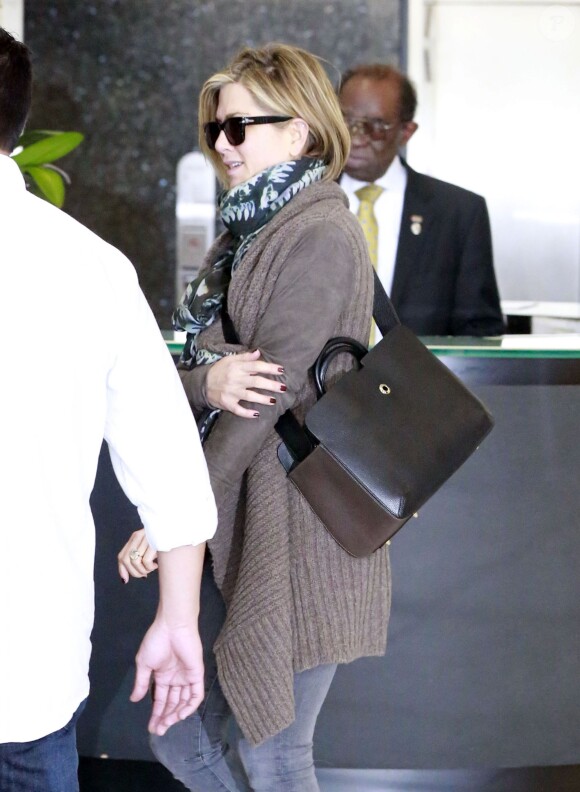 L'actrice Jennifer Aniston quittant un spa de Beverly Hills le 15 novembre 2013.