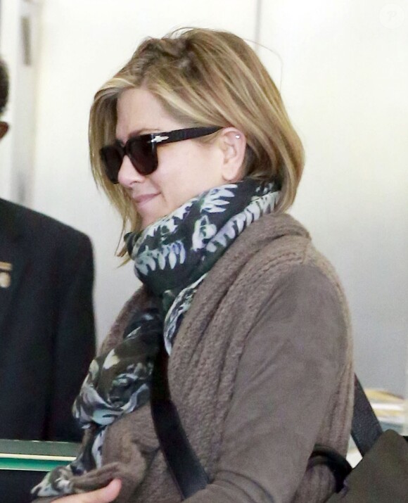 Jennifer Aniston quittant un spa de Beverly Hills le 15 novembre 2013.