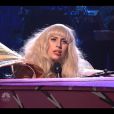 Lady Gaga - Gypsy - extrait de l'émission Saturday Night Live, le 16 novembre 2013.