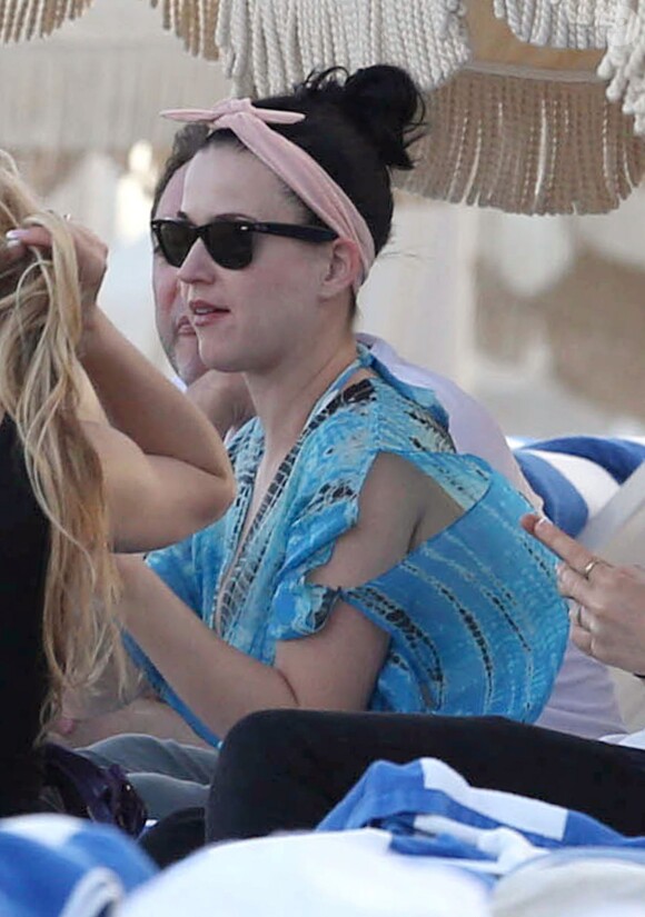 La chanteuse Katy Perry sur la plage à Miami, le 17 novembre 2013.