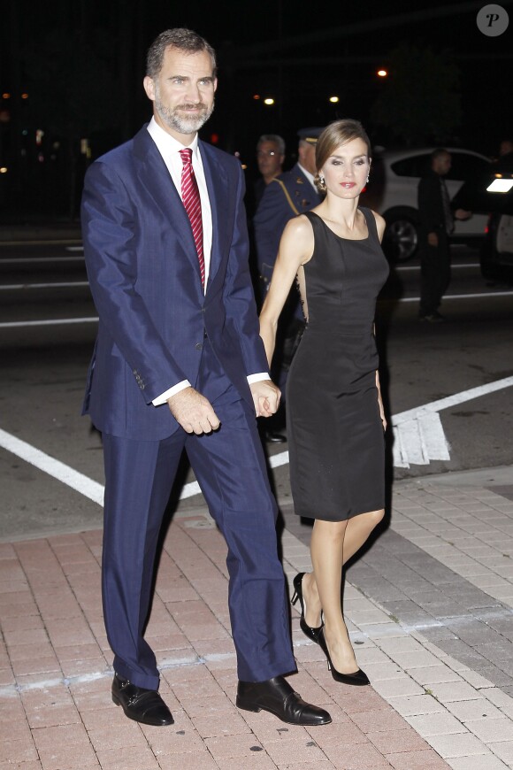 Le prince Felipe et son épouse la princesse Letizia ont présidé le dîner de la fondation Espagne-Floride à Miami, le 19 novembre 2013.