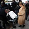 Kim Kardashian et sa fille North à poussette, surprises dans les rues du quartier de SoHo à New York. Le 19 novembre 2013.